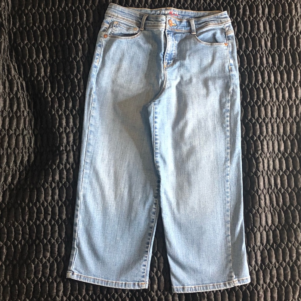 Style & Co light denim Capri Jeans Sz 4.